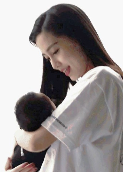 angelababy出席活动被问及二胎计划:再过几年