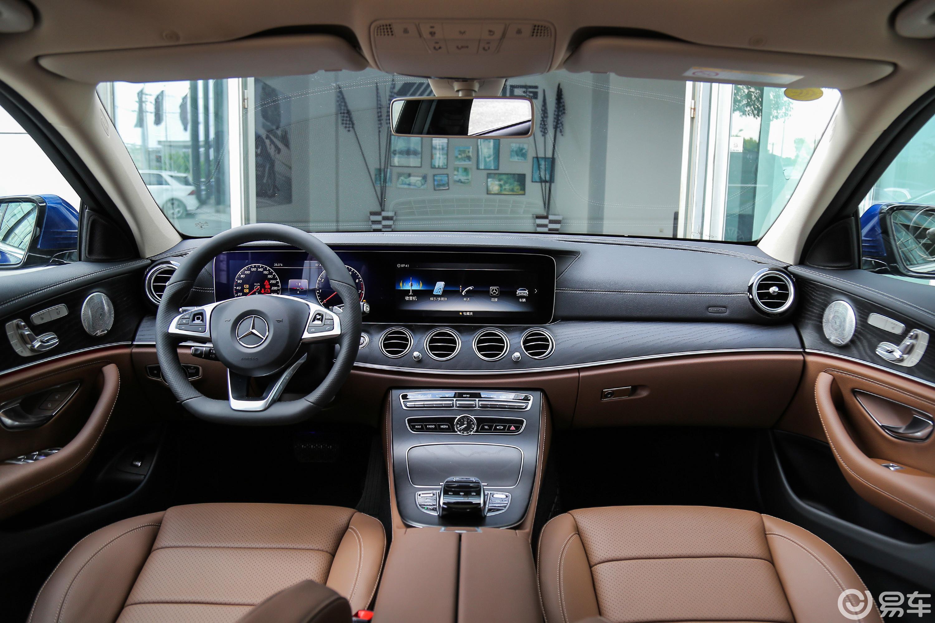 【奔驰e级2018款改款 e 300 l 时尚版 运动轿车内饰全景正拍汽车图片