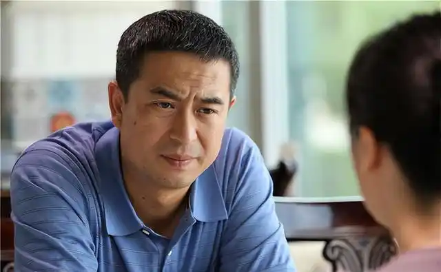 回顾张嘉译婚变?王海燕深夜发文多年婚姻一团散沙一纸协议不再见