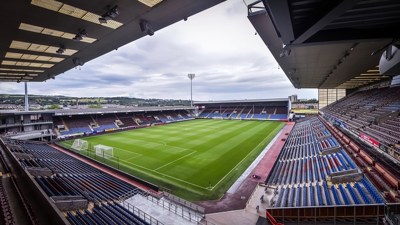 为什么英超的球场看起来很小(英超联赛20座球场巡礼)