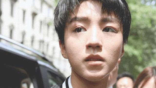 19岁王俊凯素颜照曝光,女孩子看了都汗颜,网友:简直吓到我了