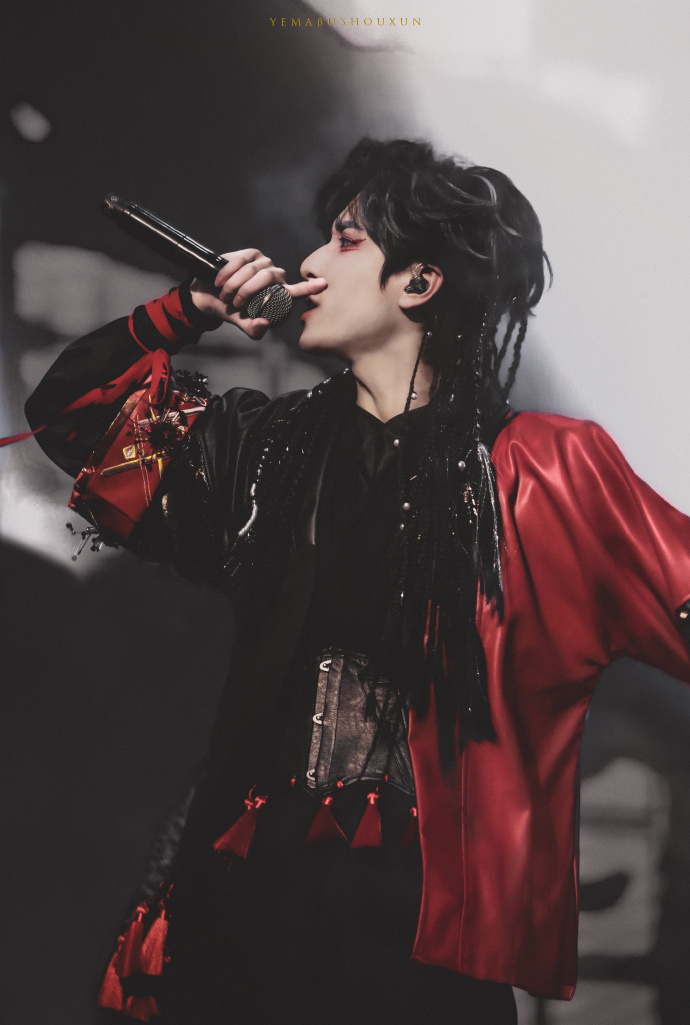 特别伟大的刀马旦苗疆圣子@时代少年团-严浩翔#时代少年团官宣湖南