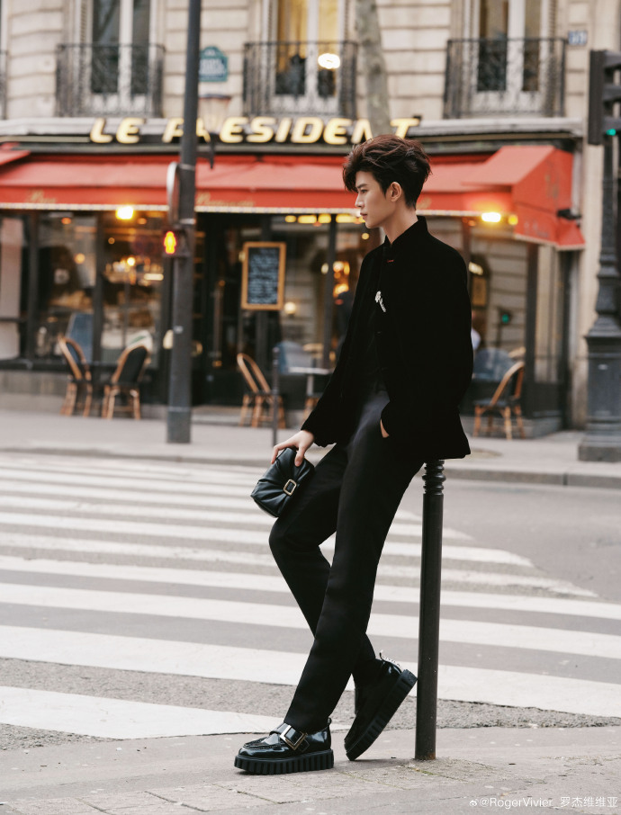 典藏视界##rogervivier品牌代言人任嘉伦##rogervivier2024秋冬系列