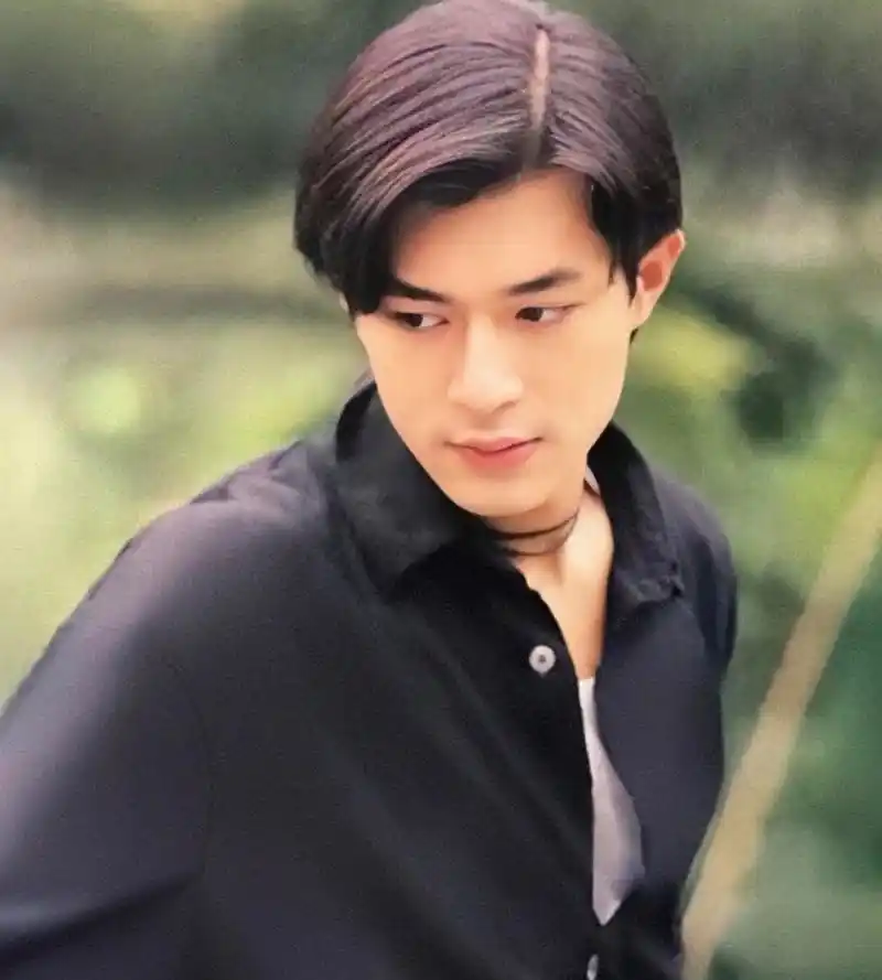 帅的人都不在乎颜值了吗?颜值巅峰期的古天乐和小李子谁更可?