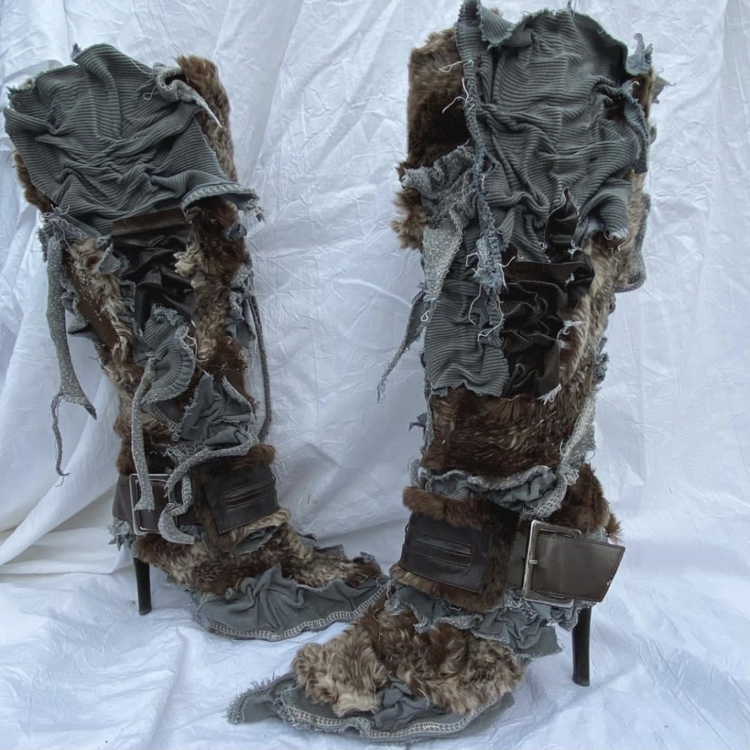 93呀,你的高跟鞋布料比我衣服还多!