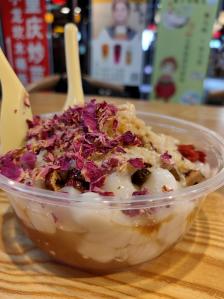 山城汤圆-"「玫瑰冰汤圆」第二次吃冰汤圆,这次这个真.