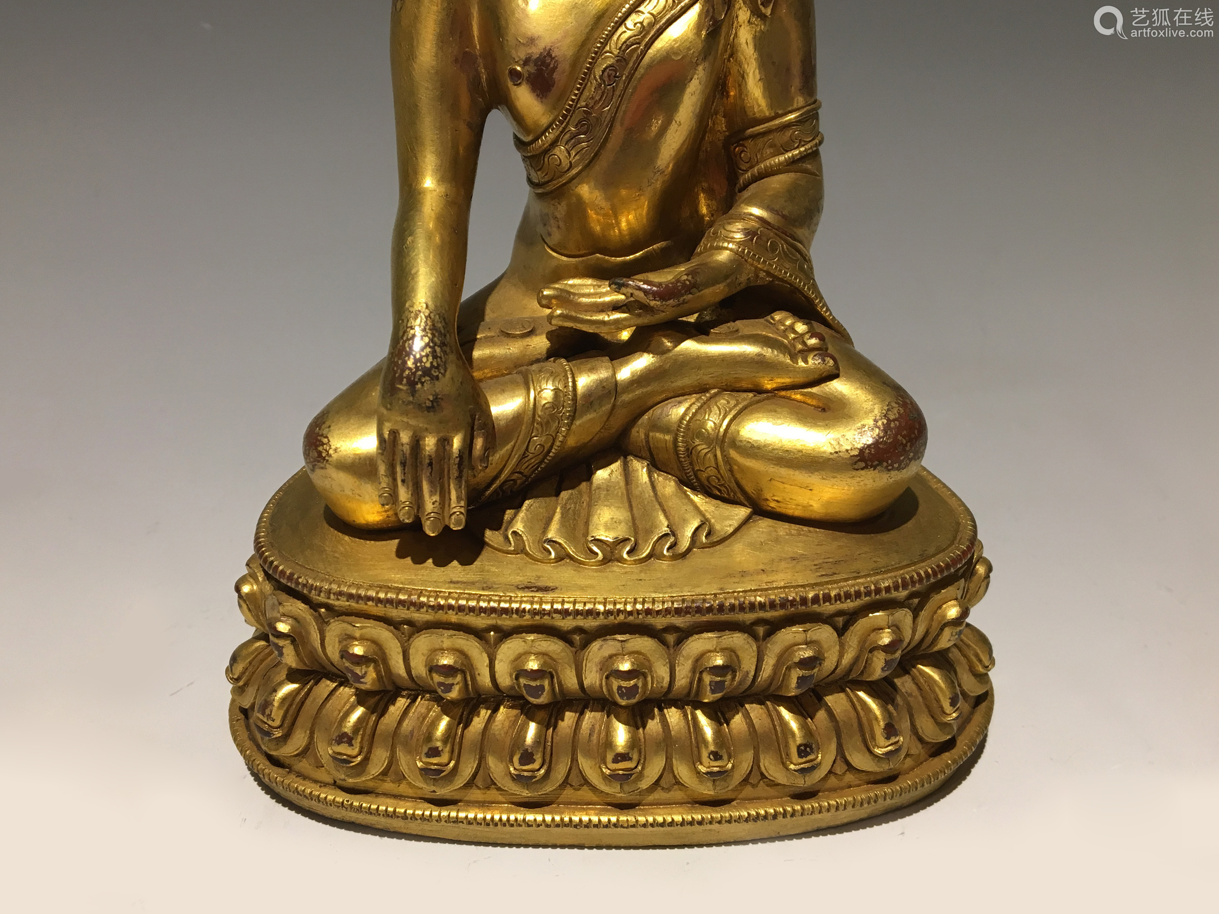 明代铜鎏金释迦摩尼坐佛