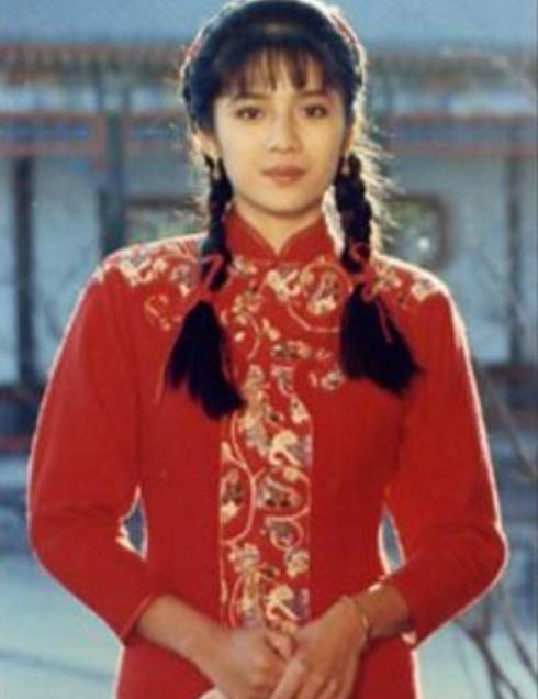 百家号星火计划# 89年,刚刚20岁的曾哲贞演完《婉君》以后,恋爱脑的