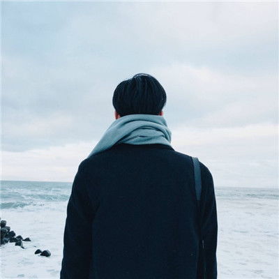 2,找一qq头像,背影挥手,男头像.落寞点的