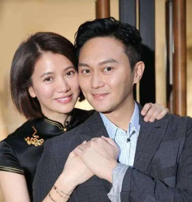 结婚21周年,张智霖袁咏仪晒照庆祝,网友赞叹不已_夫妻_爱情_皮肤