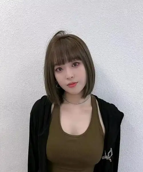 瘦脸女士发型图片图9