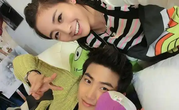 鬼鬼吴映洁晒和玉泽演的合照 私服甜蜜温馨