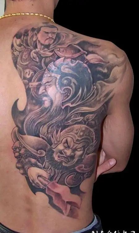 背部桃园结义刘备关羽张飞纹身