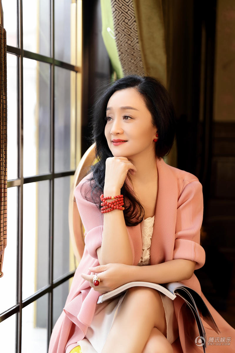 辣妈杨昆最新写真 展端庄娴雅韵味(3)