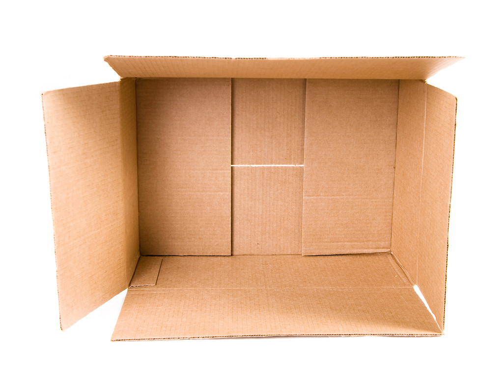 打开纸箱,孤立在白色背景上打开纸箱