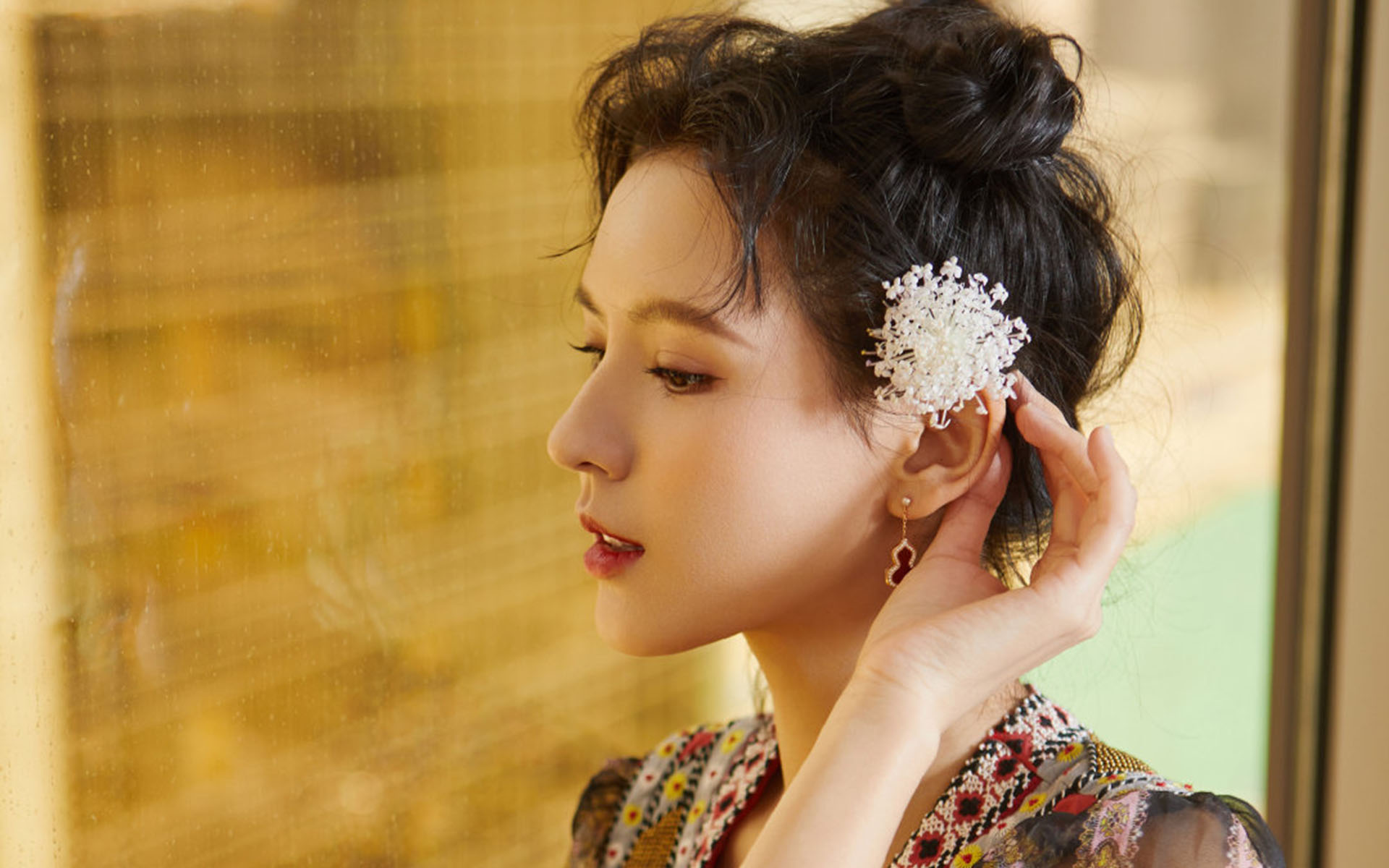 张予曦甜飒高清桌面壁纸