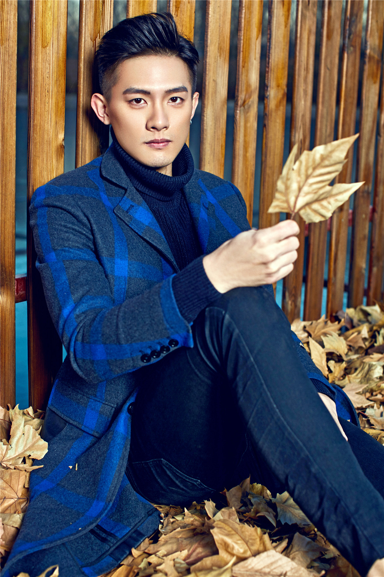 草食系冷调荷尔蒙 朱信宗完美示范健身房双面时尚