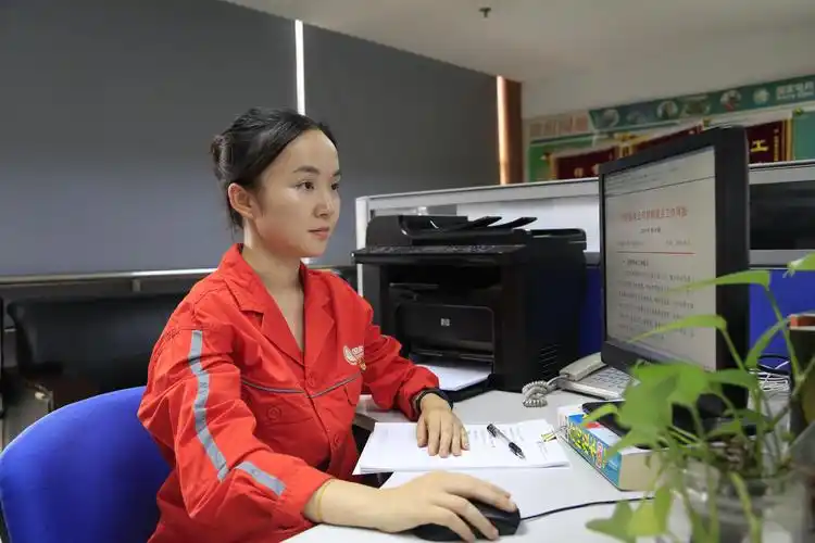 重庆五一劳动奖章获得者——彭皓月 - 重庆市总工会职工服务网