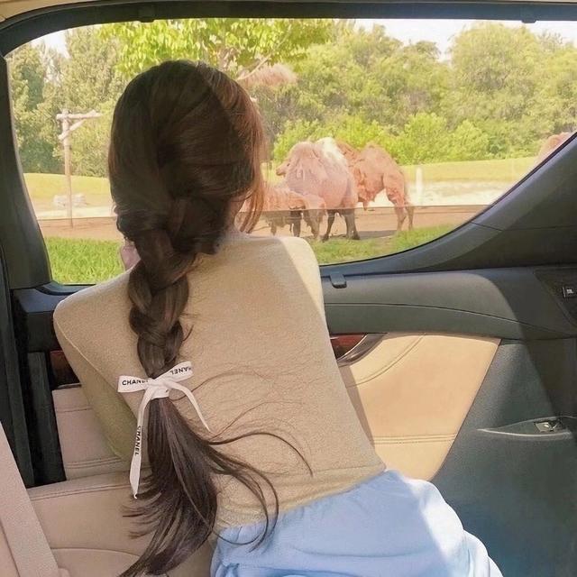 低调安静的微信头像