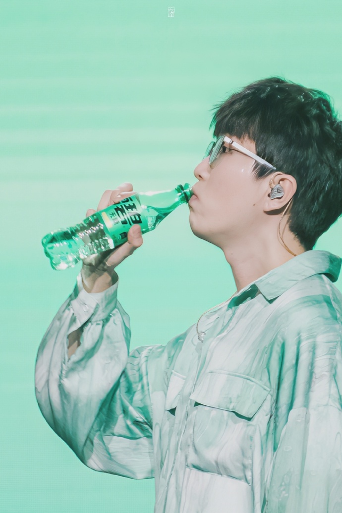 他今天怎么这么可爱啊@毛不易#毛不易