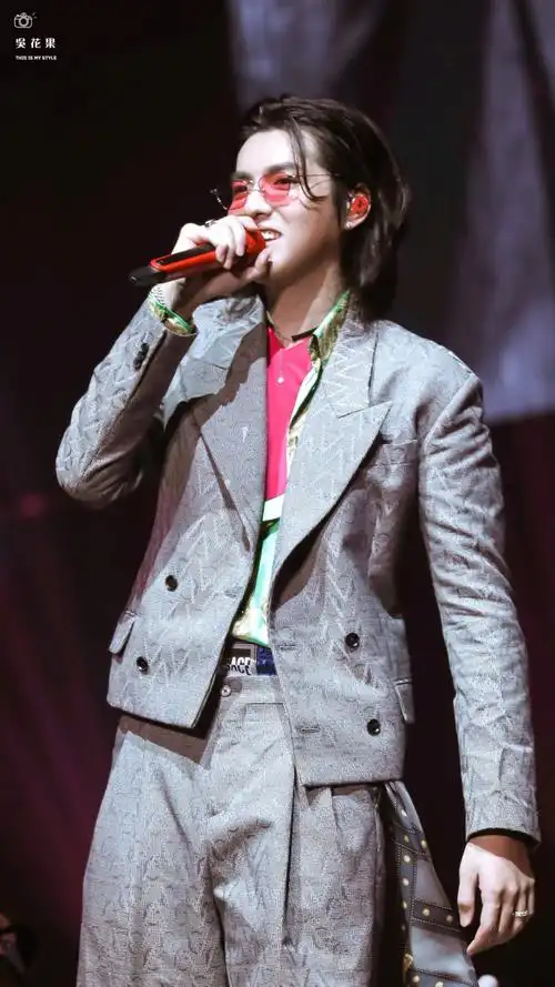 来自泡泡圈:                                      吴亦凡 浏览