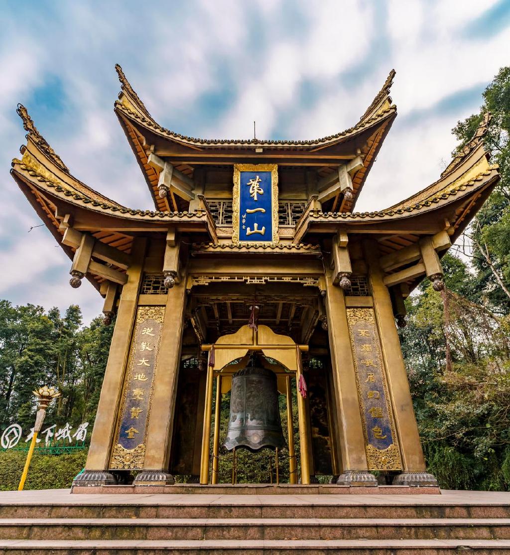 报国寺:峨眉山门处也有好风光