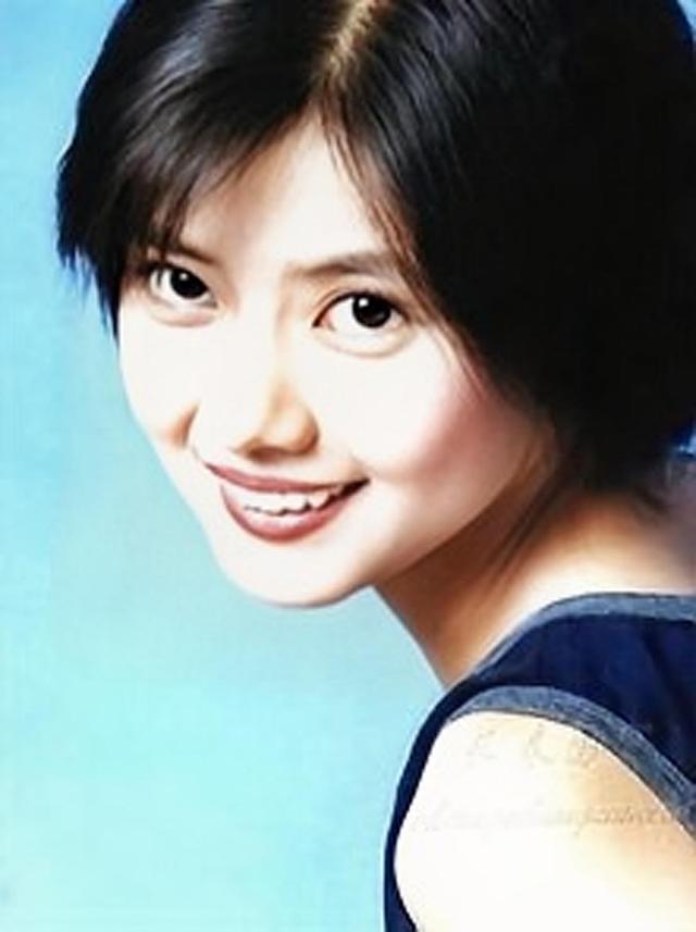 高圆圆旧照曝光,青春靓丽满脸的胶原蛋白