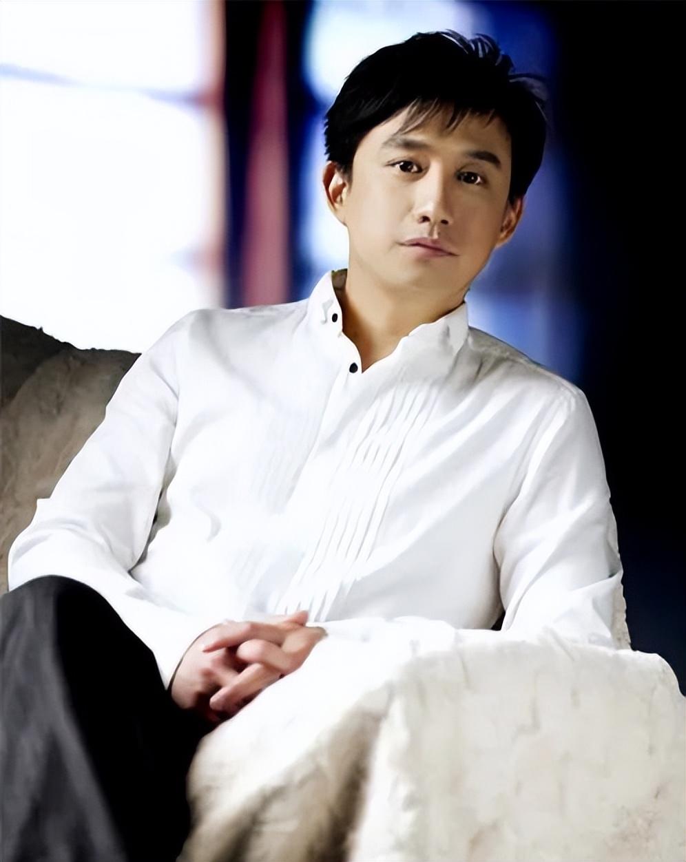 回顾黄磊:娶学生孙莉,婚后连生三胎,如今儿子令他苦恼