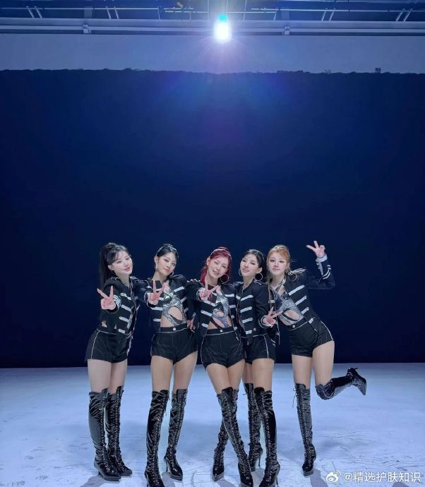 田小娟:你成了queen card 记得看韩版101的时候