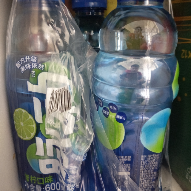 脉动mizone维生素饮料青柠味600ml4瓶连包新老包装随机发货