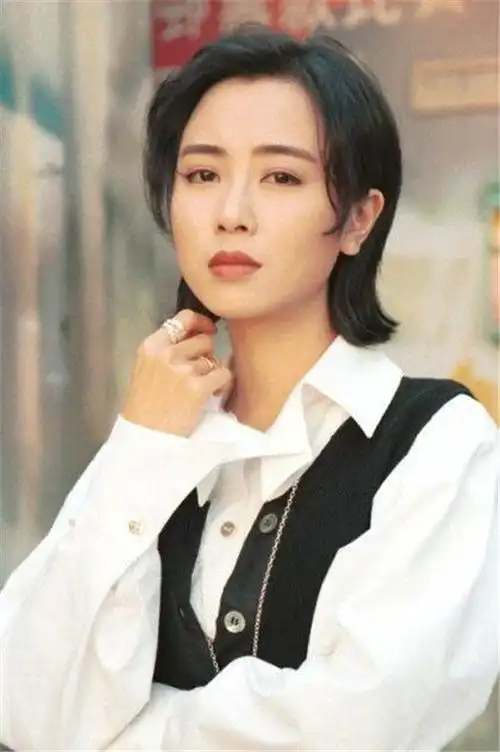 袁洁莹当年有多美15岁被黄百鸣一眼相中合作郭富城遭妒收血书