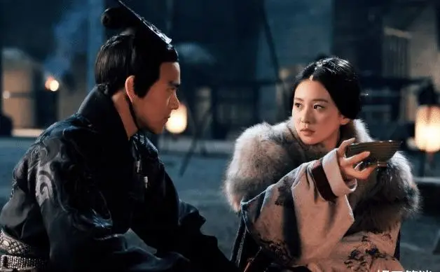 最后就来看看这部由刘诗诗,彭于晏和胡歌主演的《风中奇缘》,这部剧