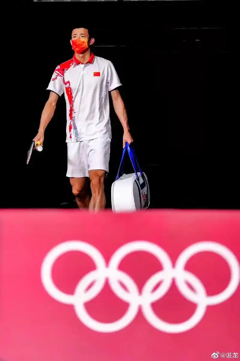 羽毛球 #冠军96风采 @谌龙   #羽毛球 #谌龙 @谌 - 抖音