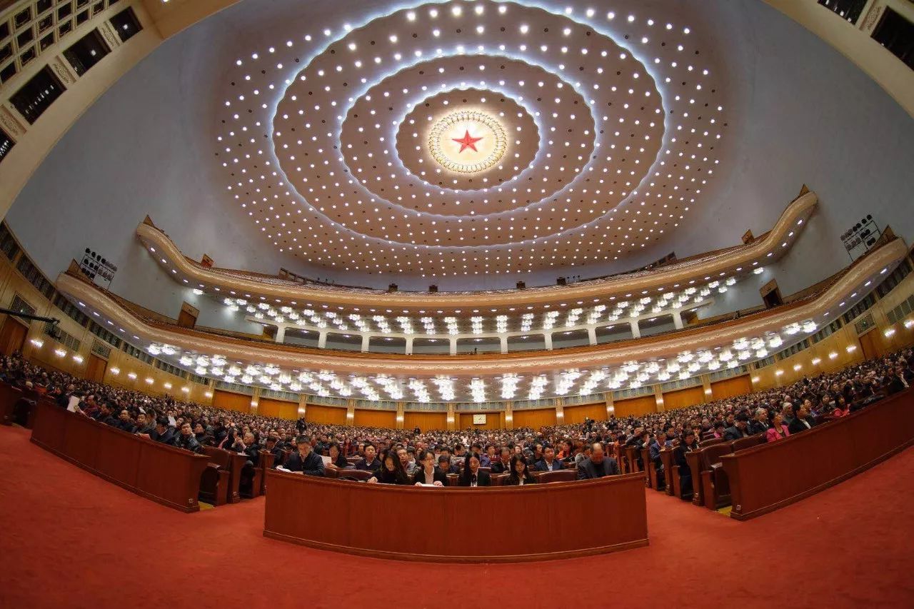 11月25日下午,在人民大会堂万人大礼堂璀璨的星辉之下,以"遇见2027"为