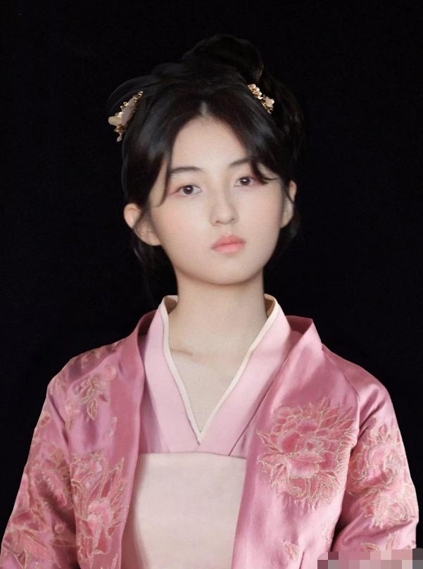 张子枫说自己古装太丑,被导演强烈要求后,哪个男主配上!