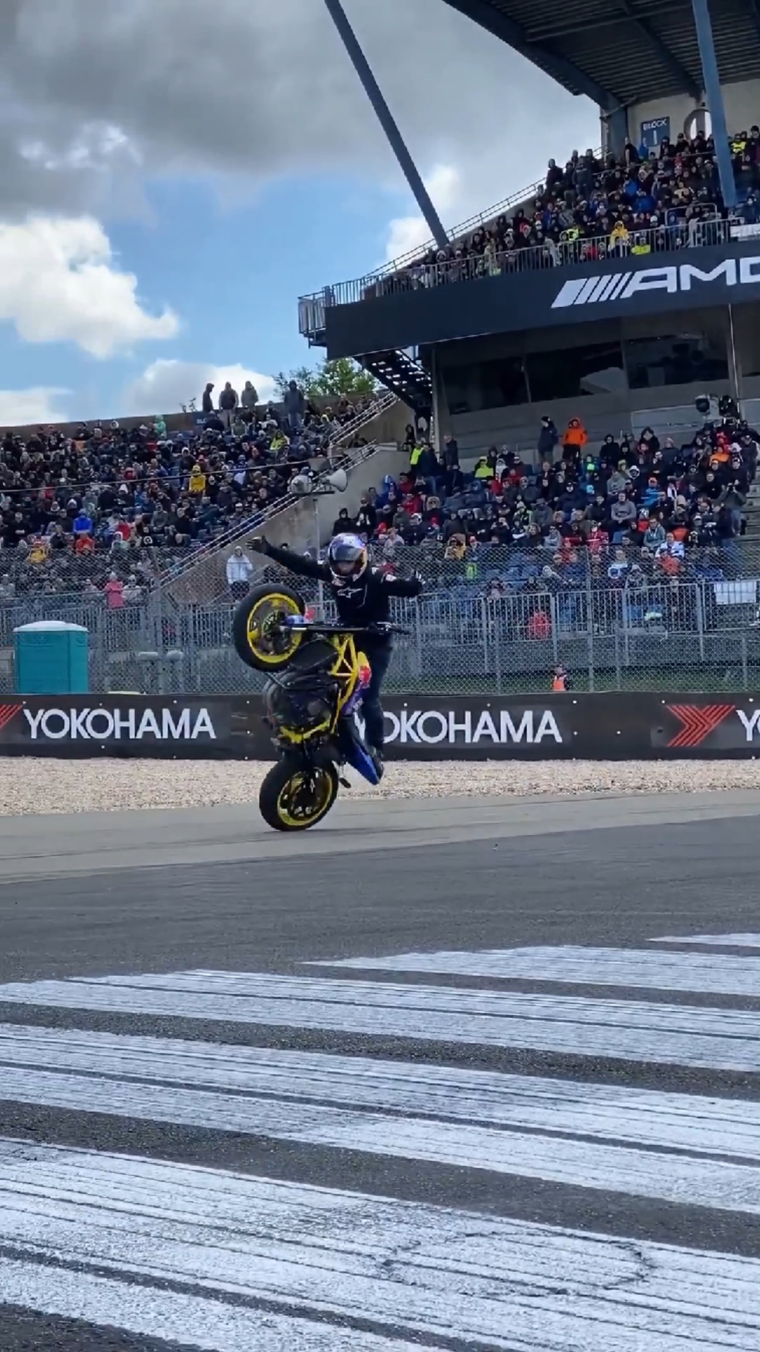 摩托车#摩托车特技车手表演