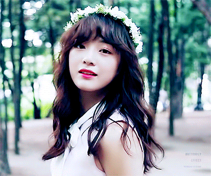 回眸一笑清纯仙女下凡甜美女神gif动图_动态图_表情包下载_soogif