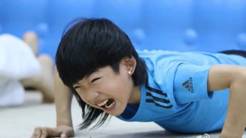 龙拳小子林秋楠第一次参加比赛就获得了冠军英雄出少年