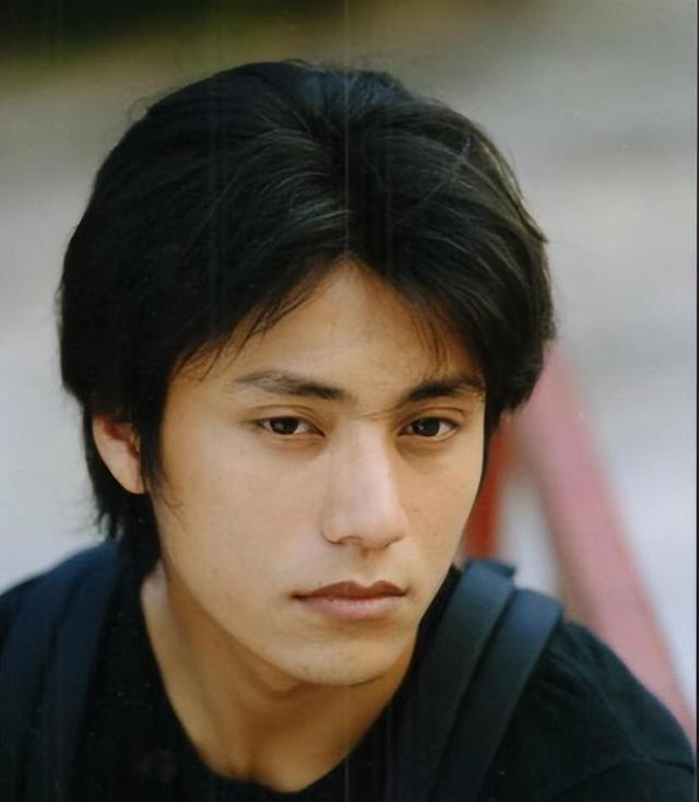 陈坤:中国演艺界的多才多艺艺术家陈坤,作为中国大陆的知名男演员,以