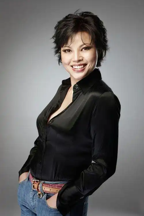 影子 饰演 唐娜