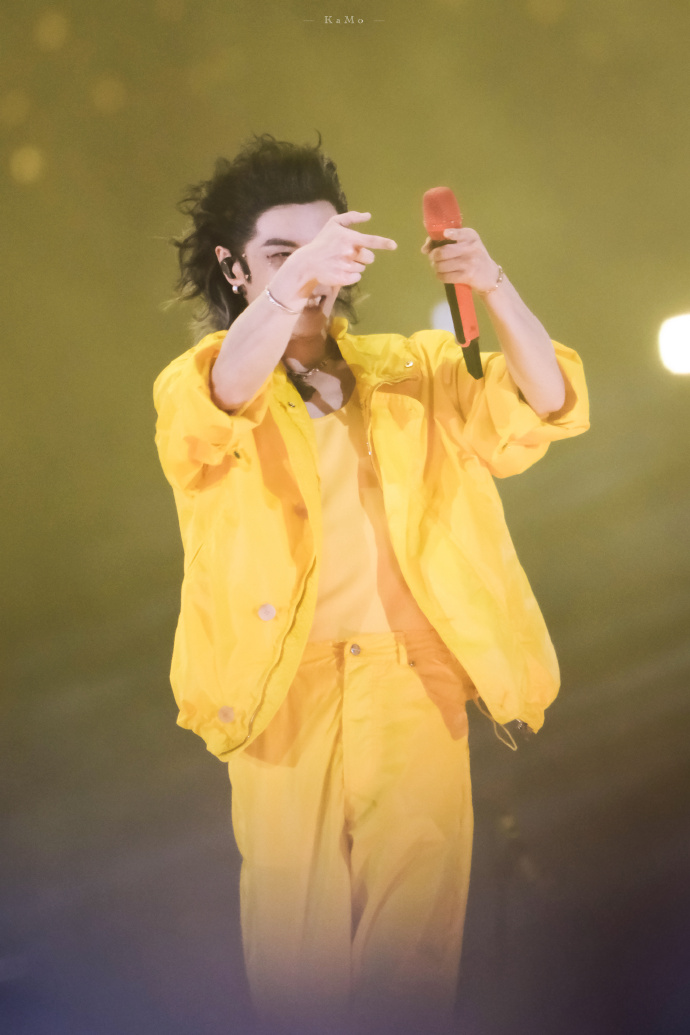 2023华晨宇火星演唱会#「0910北京鸟巢站」ending和我们拜拜比心敌