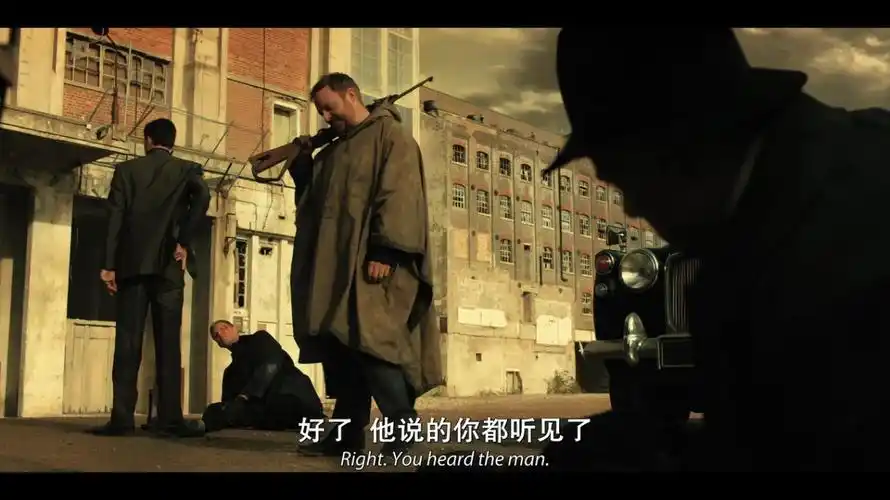 杰森·弗莱明(《两杆大烟枪》)饰演坏人lord harwood.