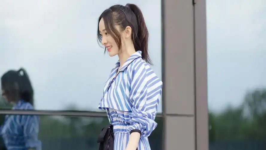 电脑壁纸 明星 大陆明星 霍思燕时尚唯美造型