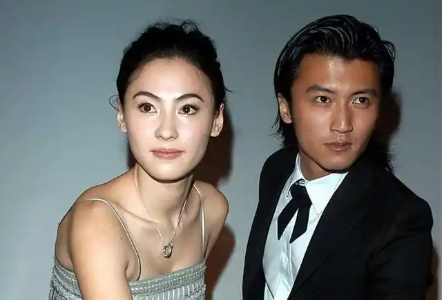 张柏芝晒三儿子照片,棕色瞳孔双眼皮,生父疑是国外的绯闻男友_热点