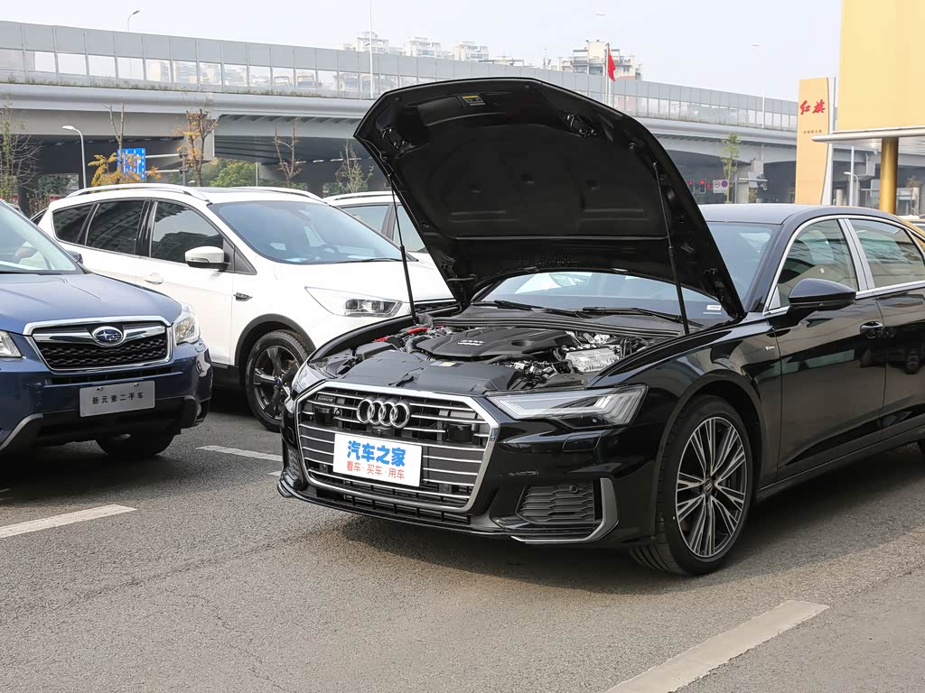 一汽奥迪 奥迪a6l 2022款 55 tfsi quattro 旗舰动感型