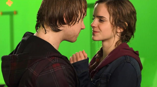 哈利波特赫敏与哈利罗恩的吻戏才是三位演员最难演的戏