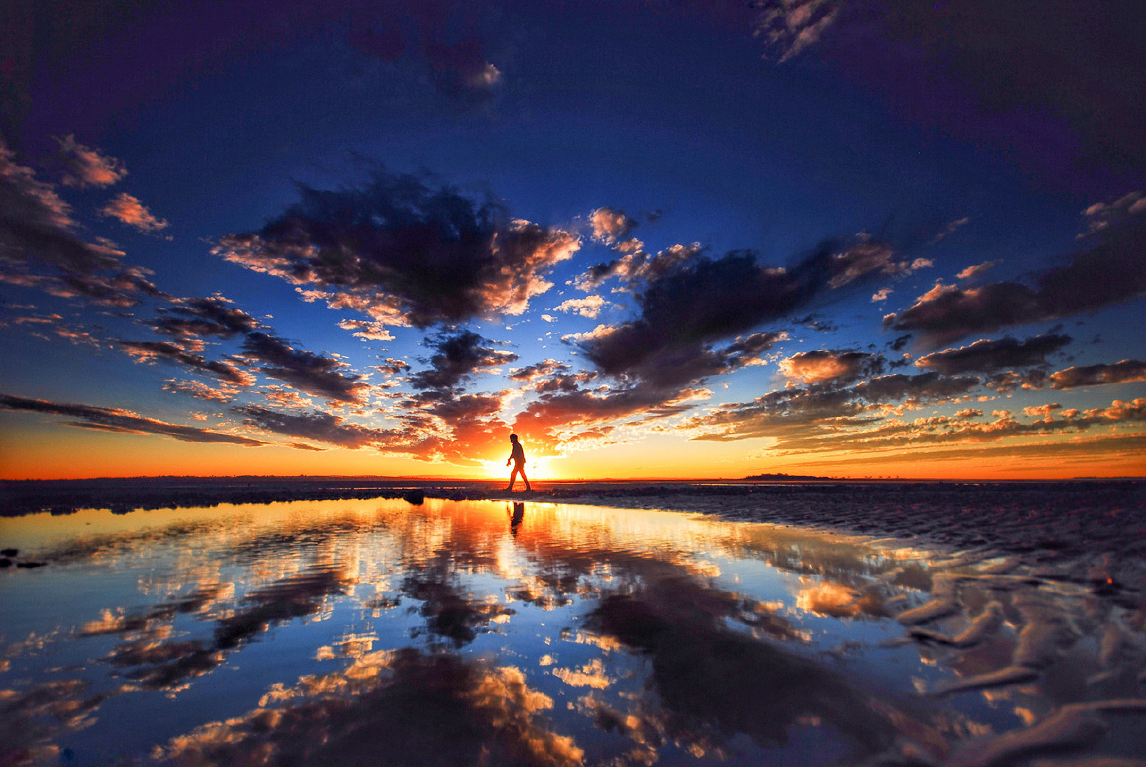 摄影师ben mulder的一组大作,布里斯班的落日余晖.:caters news