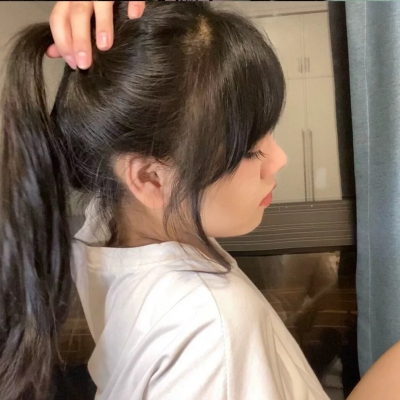 普通真人女生头像,简约而不失时尚