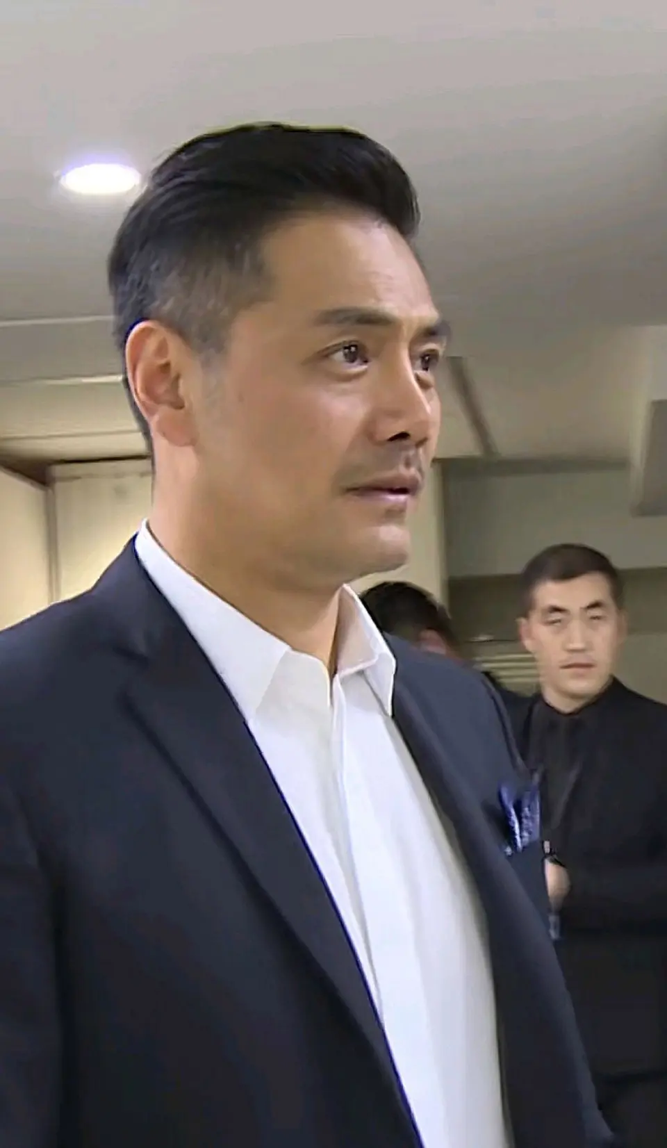 邵兵活动现场与胡兵的合照更被网友点赞有型帅气:正如胡军称呼邵兵的