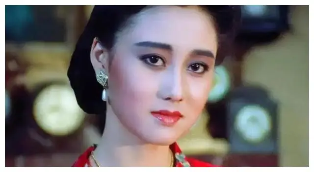 59岁利智近照曝光,老态像奶奶身材圆滚滚_李连杰_婚姻_生活